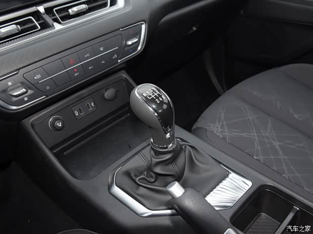 长城汽车 炮 2022款 汽油四驱金刚炮 长城汽车 炮 2022款 汽油四驱金刚炮