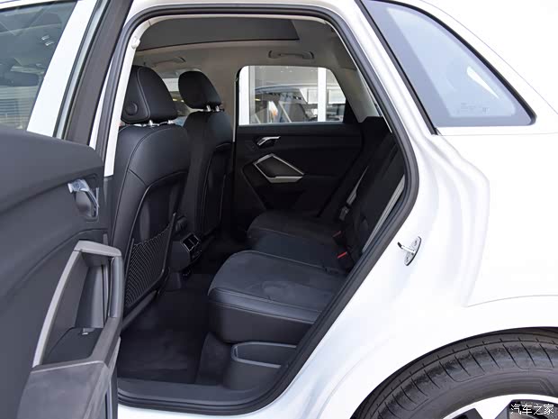 一汽奧迪 奧迪Q3 2023款 35 TFSI 時(shí)尚動(dòng)感型（1.5T）