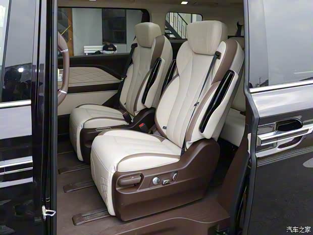 一汽奔腾 奔腾M9 2023款 2.0T 至尊型 一汽奔腾 奔腾M9 2023款 2.0T 至尊型