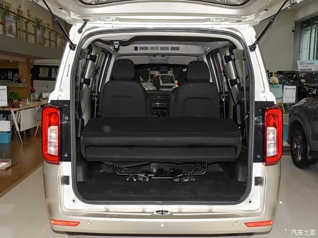 东风小康 风光380 2022款 1.5L 舒适型客车(钢板弹簧)7座 东风小康 风光380 2022款 1.5L 舒适型客车(钢板弹簧)7座