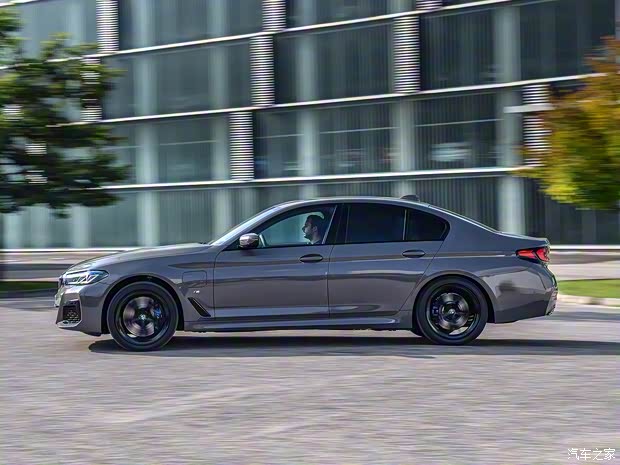 寶馬(進(jìn)口) 寶馬5系新能源(進(jìn)口) 2021款 545e xDrive