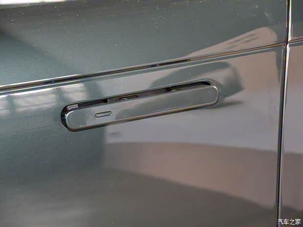 路虎(進(jìn)口) 攬勝 2022款 3.0 L6 400PS 典范加長(zhǎng)版