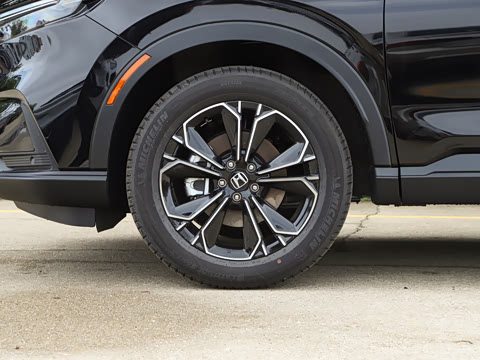 2024款 240TURBO 四驱尊耀版 5座 2024款 240TURBO 四驱尊耀版 5座