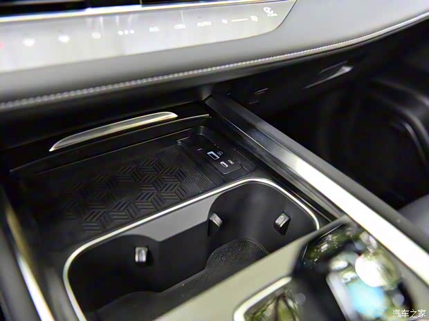 奇瑞汽車 瑞虎7 PLUS新能源 2023款 冠軍版 1.5T 100KM 鋒馳 奇瑞汽車 瑞虎7 PLUS新能源 2023款 冠軍版 1.5T 100KM 鋒馳