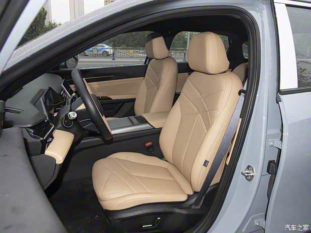 吉利汽车 银河L6 2023款 125km MAX 吉利汽车 银河L6 2023款 125km MAX