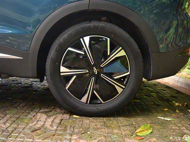 奇瑞汽車 瑞虎7 PLUS新能源 2023款 冠軍版 1.5T 100KM 鋒馳 奇瑞汽車 瑞虎7 PLUS新能源 2023款 冠軍版 1.5T 100KM 鋒馳