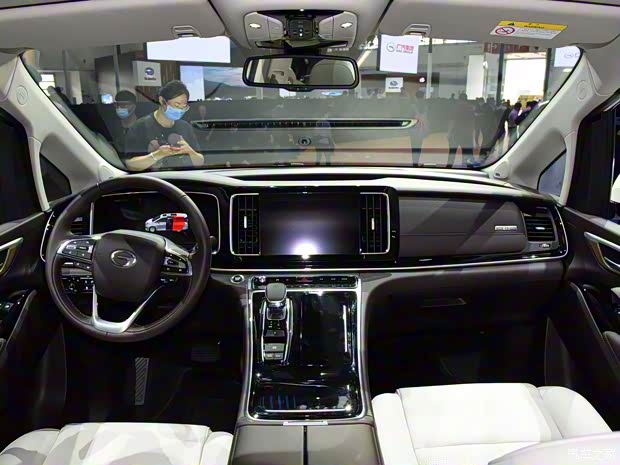 广汽乘用车 传祺M8 2021款 大师系列 390T 至尊版 广汽乘用车 传祺M8 2021款 大师系列 390T 至尊版