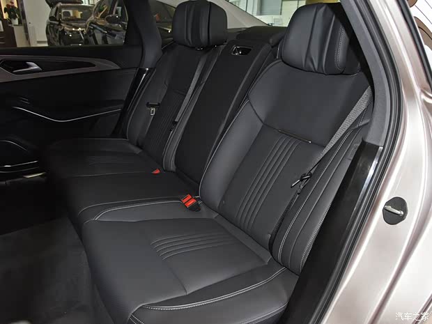 一汽红旗 红旗H9 2020款 2.0T 智联旗畅版 一汽红旗 红旗H9 2020款 2.0T 智联旗畅版