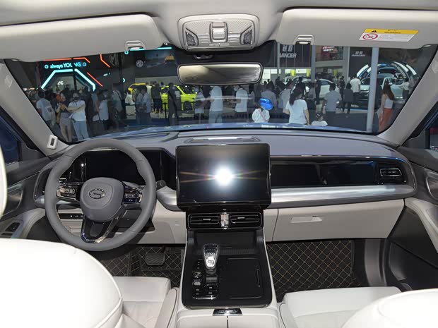 广汽乘用车 传祺GS8 2022款 双擎系列 2.0TM 四驱旗舰版（六座）