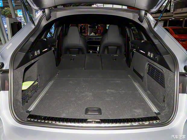 Audi Sport 奧迪RS 6 2021款 RS 6 4.0T Avant 尊享版