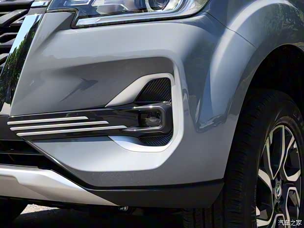 郑州日产 锐骐7 2022款 2.3T自动四驱柴油旗舰型M9T