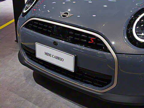 2025款 2.0T COOPER S CABRIO 白日星尘限定配色 2025款 2.0T COOPER S CABRIO 白日星尘限定配色