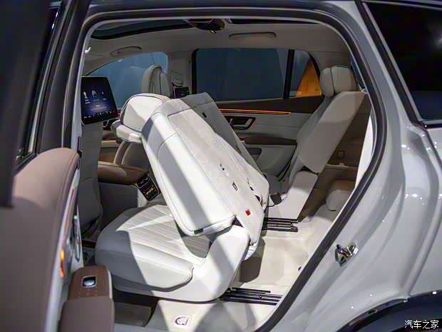 梅赛德斯-EQ 奔驰EQS SUV 2022款 基本型 梅赛德斯-EQ 奔驰EQS SUV 2022款 基本型