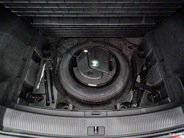 上汽集团 名爵HS 2018款 30T 自动Trophy四驱超级运动互联网版