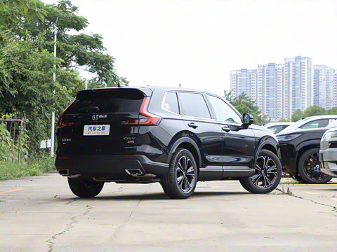 2024款 240TURBO 四驱尊耀版 5座 2024款 240TURBO 四驱尊耀版 5座