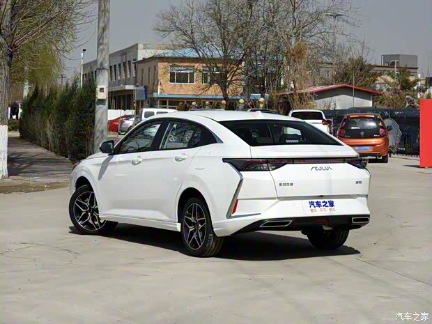 东风乘用车 奕炫 2021款 230T 自动追影版 东风乘用车 奕炫 2021款 230T 自动追影版