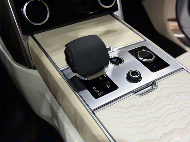 路虎(進(jìn)口) 攬勝新能源 2023款 插電混動 典范加長版