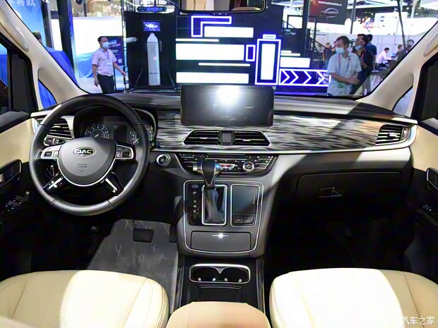 江淮汽车 瑞风M6 2021款 MAX 2.0T 基本型 江淮汽车 瑞风M6 2021款 MAX 2.0T 基本型