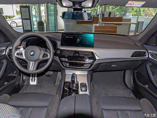 宝马(进口) 宝马5系(进口) 2021款 520d xDrive Touring 宝马(进口) 宝马5系(进口) 2021款 520d xDrive Touring