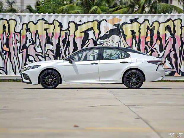 廣汽豐田 凱美瑞 2022款 2.0S 騎士版