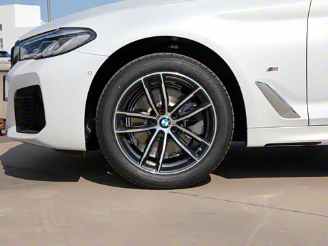 2022款 改款二 525Li M运动套装 2022款 改款二 525Li M运动套装