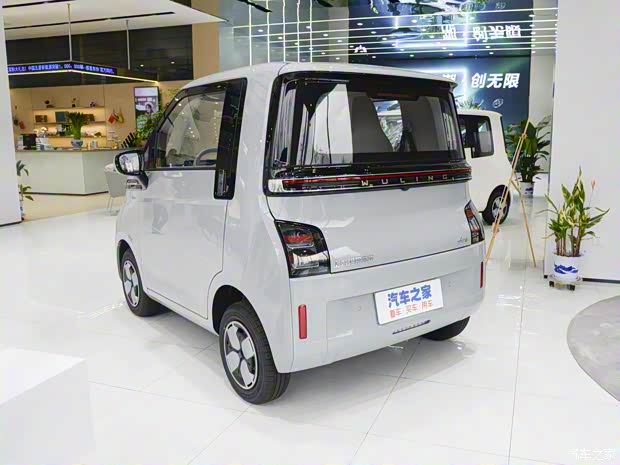 上汽通用五菱 五菱Air ev晴空 2023款 两座-进阶版