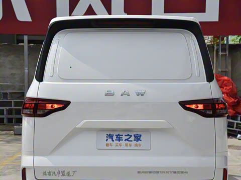 2023款 2.0L 长轴创业版 2座 2023款 2.0L 长轴创业版 2座