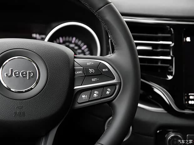 广汽菲克Jeep 大指挥官 2018款 2.0T 四驱臻享版