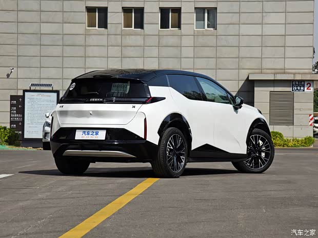 极氪 极氪X 2023款 四驱YOU版 4座 极氪 极氪X 2023款 四驱YOU版 4座