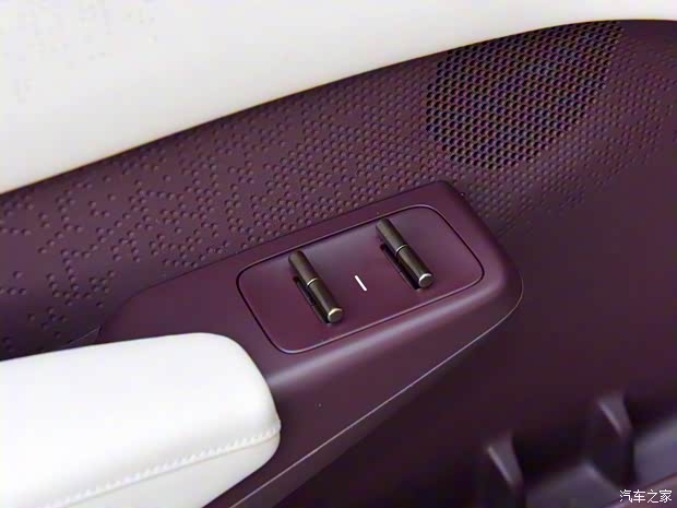 極氪 極氪X 2023款 四驅(qū)YOU版 4座