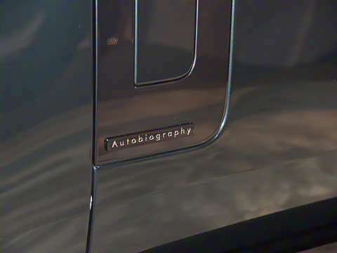 2023款 3.0 L6 400PS 典范加长版 2023款 3.0 L6 400PS 典范加长版