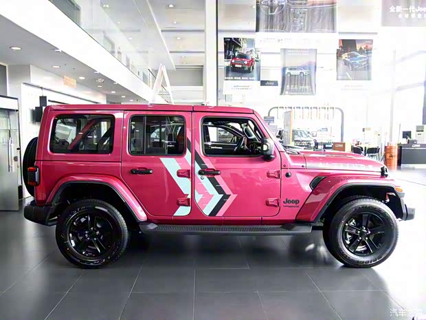 Jeep(进口) 牧马人 2022款 2.0T 高地巴哈马沙滩粉特别版