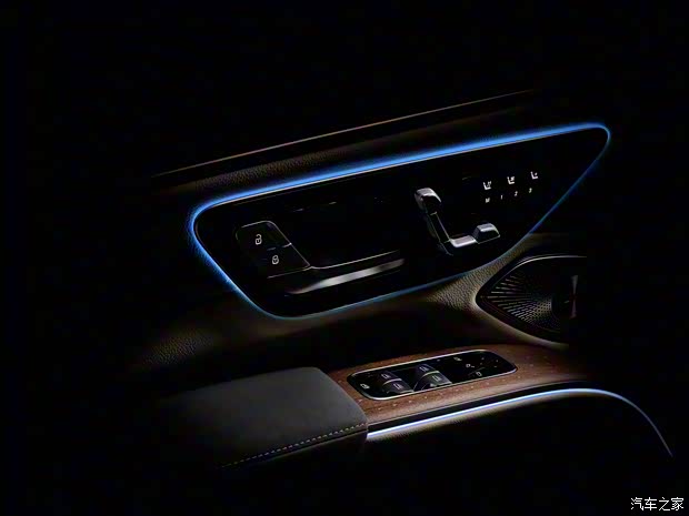 梅赛德斯-EQ 奔驰EQS SUV 2022款 基本型 梅赛德斯-EQ 奔驰EQS SUV 2022款 基本型