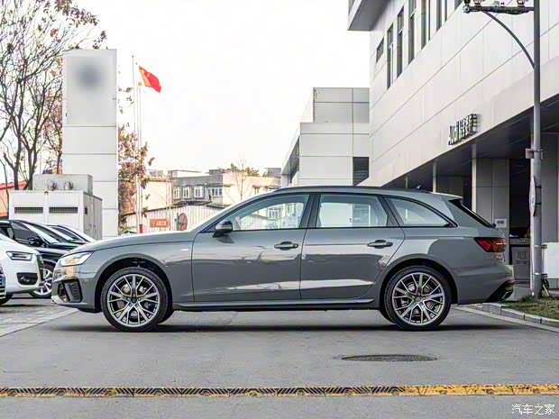 奥迪(进口) 奥迪A4(进口) 2022款 Avant 40 TFSI 先锋派星辰版