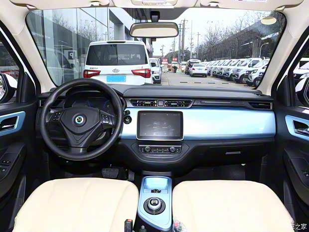 华晨新日 华晨新日i03 2022款 青春版 31.45kWh 华晨新日 华晨新日i03 2022款 青春版 31.45kWh