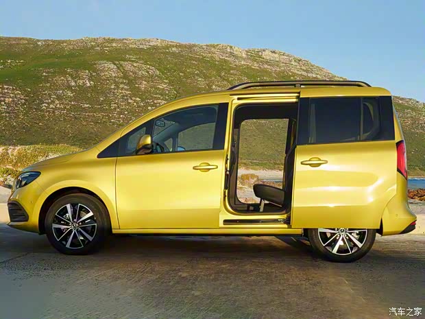 奔馳(進(jìn)口) 奔馳T級(jí) 2022款 基本型 奔馳(進(jìn)口) 奔馳T級(jí) 2022款 基本型