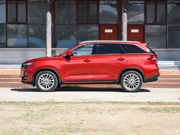 長安汽車 長安歐尚X7 PLUS 2022款 1.5T 藍鯨自動紅版