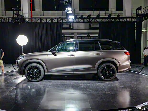 上汽奧迪 奧迪Q6 2022款 50 TFSI 基本型