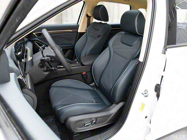 一汽奔腾 奔腾T55 2021款 中配