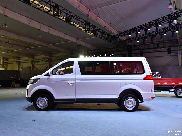 北汽瑞翔 博騰V2 2022款 1.5L客車舒適型