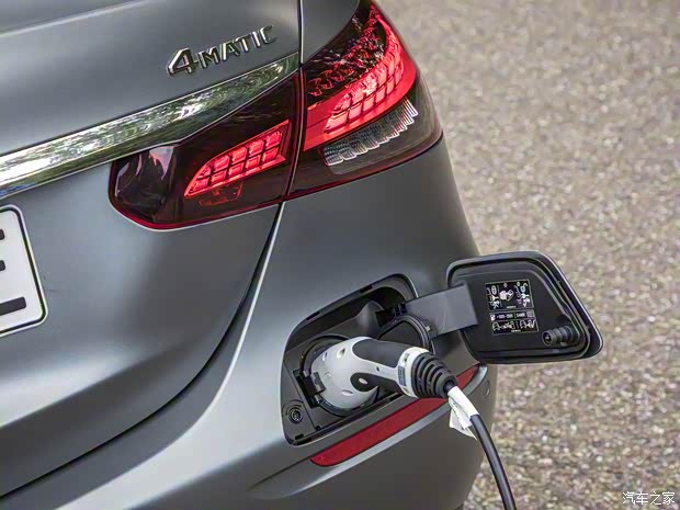 奔驰(进口) 奔驰E级新能源(进口) 2021款 E 300 de 4MATIC Avantgarde Line 欧洲版 奔驰(进口) 奔驰E级新能源(进口) 2021款 E 300 de 4MATIC Avantgarde Line 欧洲版
