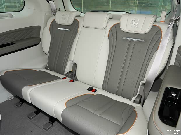 东风风行 风行·游艇 2022款 尊享型