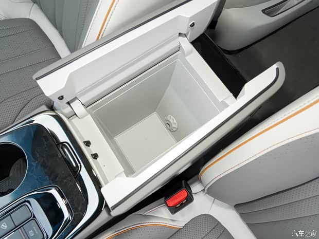 东风风行 风行·游艇 2022款 尊享型