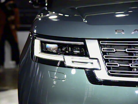 2023款 3.0 L6 400PS 典范加长版 2023款 3.0 L6 400PS 典范加长版