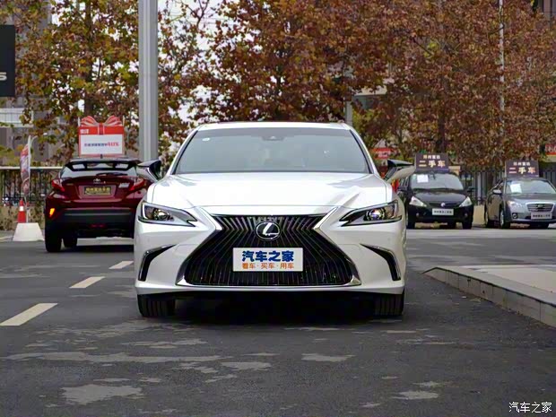 雷克薩斯 雷克薩斯ES 2018款 260 卓越版