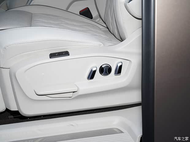 上汽大众 威然 2022款 380TSI 尊贵版