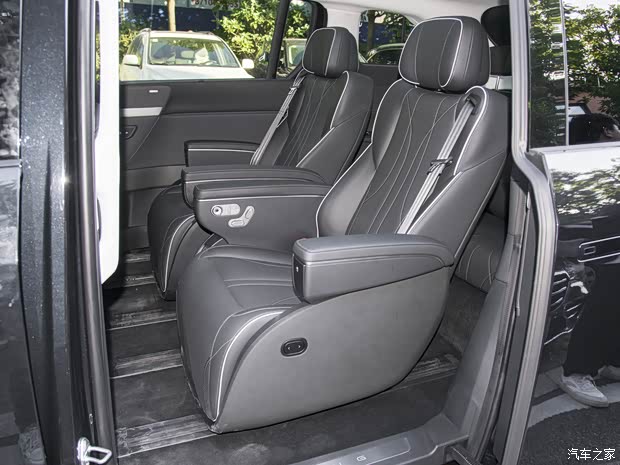 小鵬汽車 小鵬X9 2023款 前驅(qū) 磷酸鐵鋰