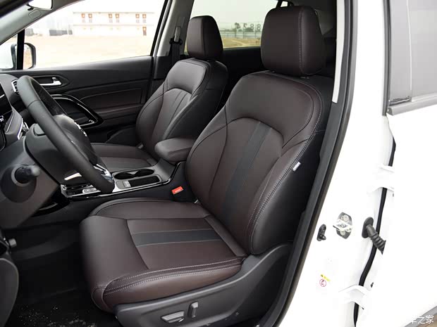 广汽乘用车 传祺GS4 2019款 270T 自动两驱豪华智联版