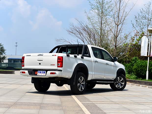 江淮汽车 帅铃T8 2018款 2.0T两驱尊贵型大双HFC4DB2-1D1 江淮汽车 帅铃T8 2018款 2.0T两驱尊贵型大双HFC4DB2-1D1