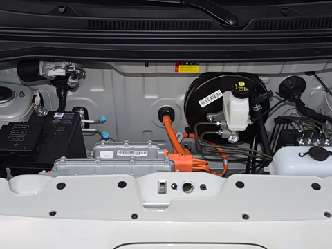 2025款 四门版 臻享+款 2025款 四门版 臻享+款